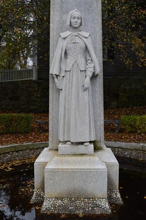 Pilgrim Mother Statue, A Memorial to Pilgrim women. 
